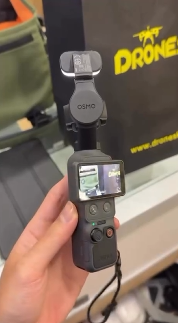Desain terbaru DJI Osmo Pocket 4 dengan lampu LED terintegrasi (Photo: DJI, Drones Kaki)