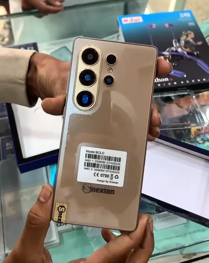 Tampilan fisik dalam Review Galaxy S26 Ultra Clone yang mirip aslinya (Photo: Samsung, Instagram)