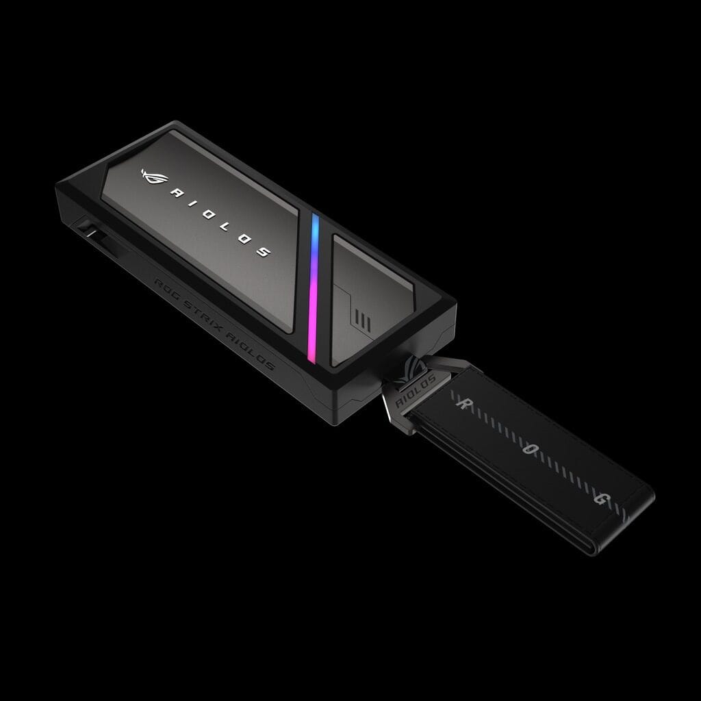 Tampilan ROG Strix Aiolos SSD Enclosure dengan port USB-C dan RGB (Photo: ASUS, Republic of Gamers) Tampilan ROG Strix Aiolos SSD Enclosure dengan port USB-C dan RGB (Photo: ASUS, Republic of Gamers)